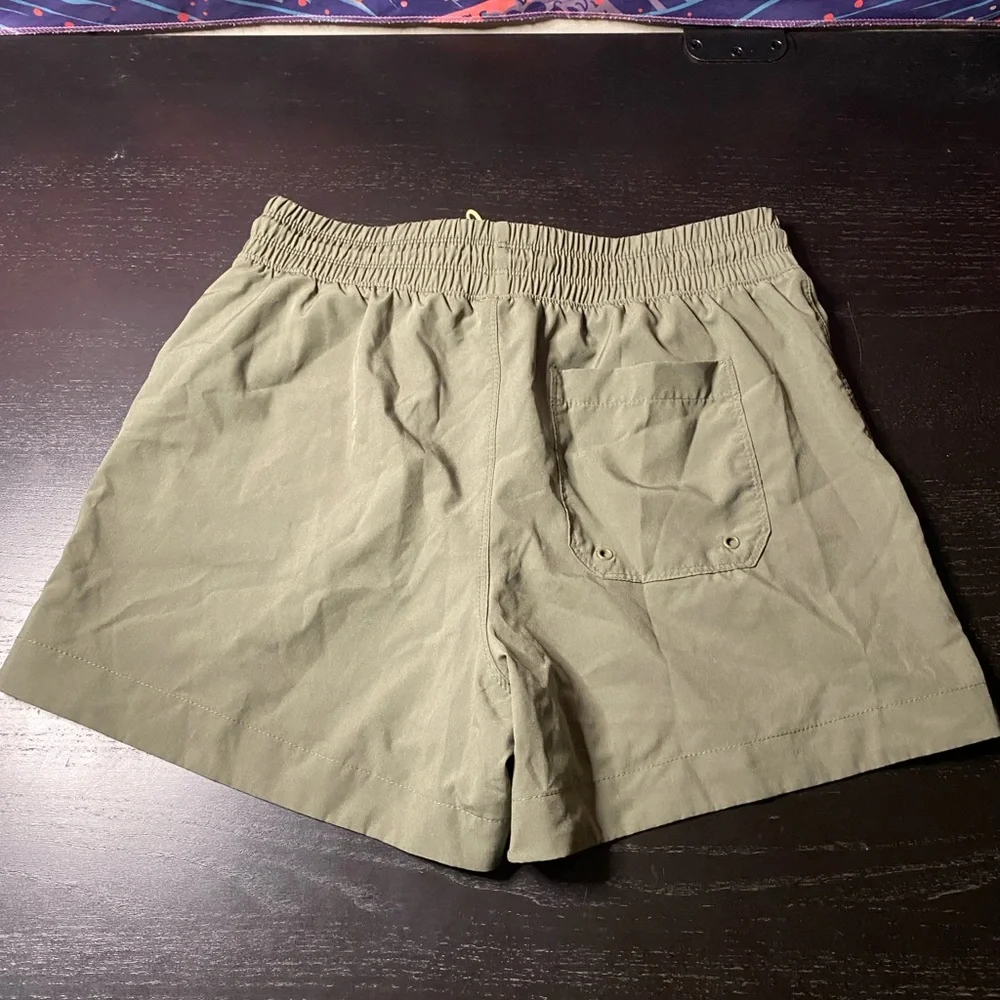 Old Navy Active StretchTech Shorts in Olive size S - Picture 6 of 6